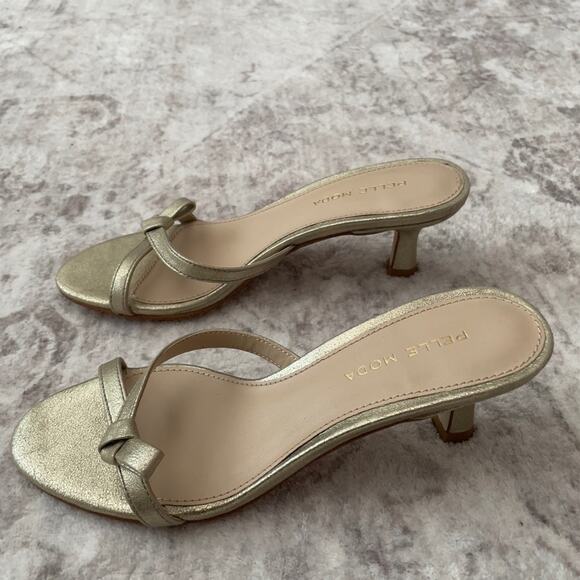 Pelle Moda Jadine Low Heeled Sandals Gold Metallic Size 5.5 New - Picture 3 of 11